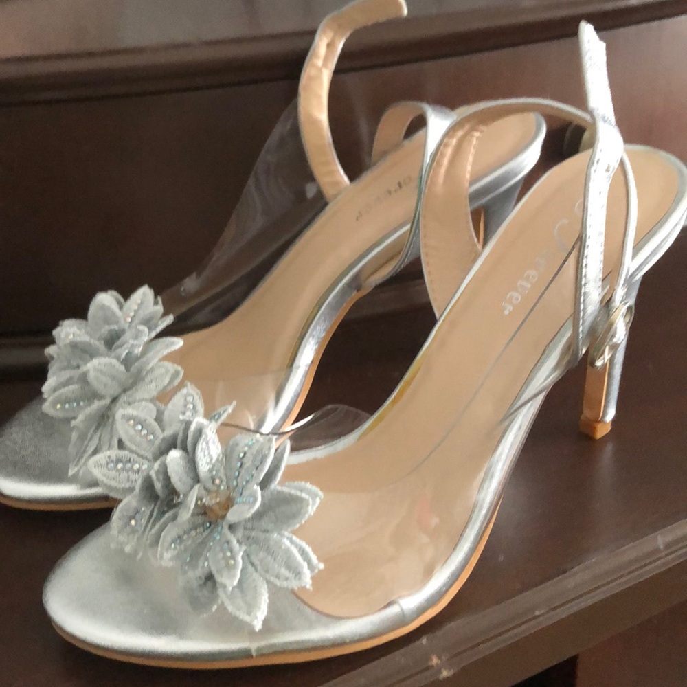 high heels (never worn, new)